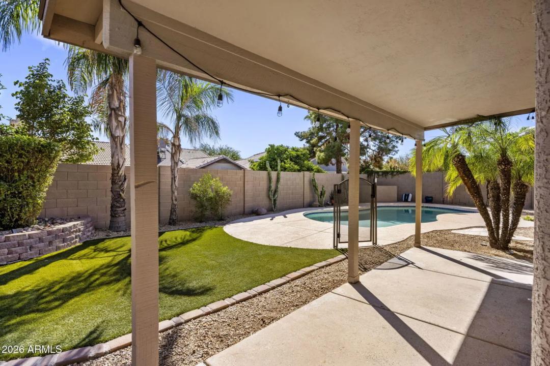 Real Estate Picture 23