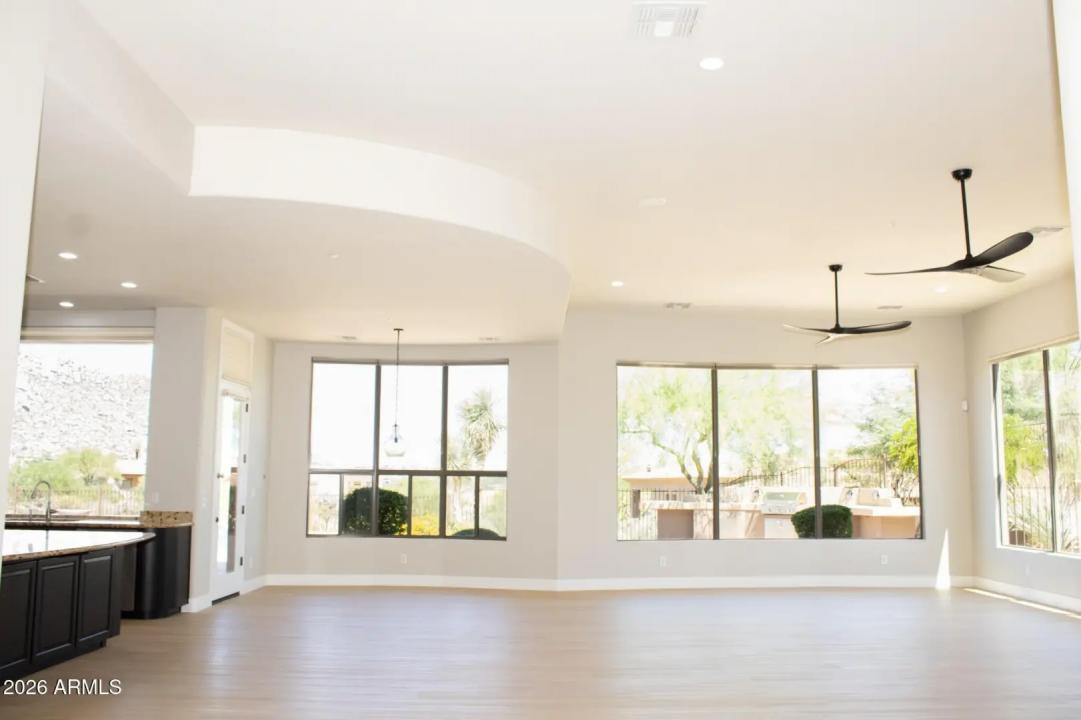 Real Estate Picture 3