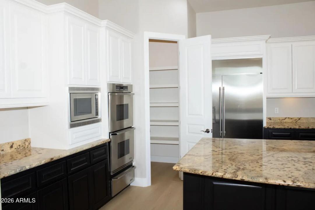 Real Estate Picture 7