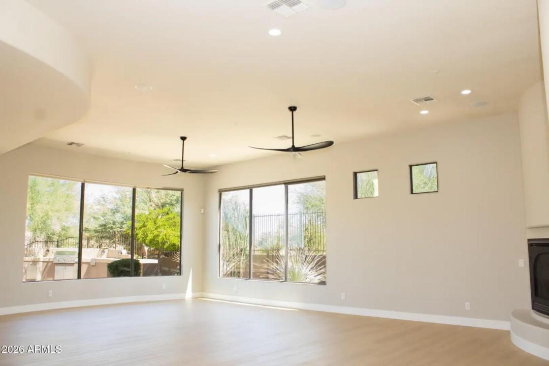 Real Estate Picture 8