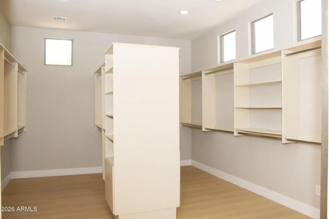 Real Estate Picture 16