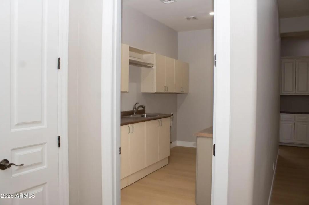 Real Estate Picture 22