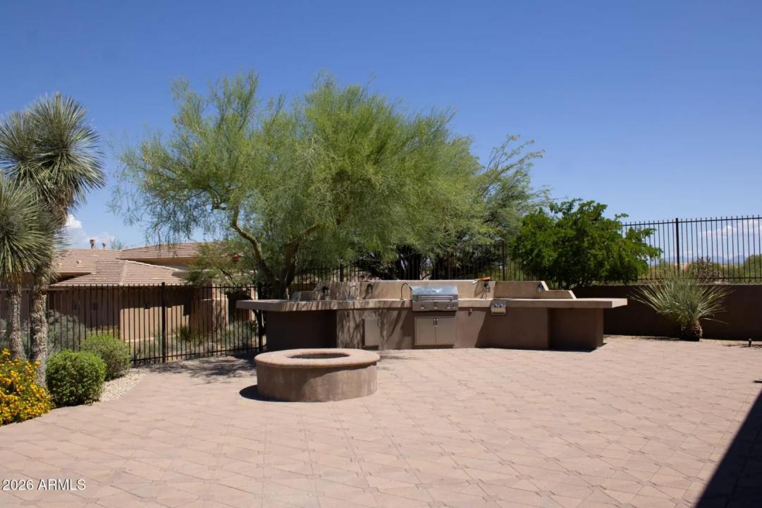 Real Estate Picture 25