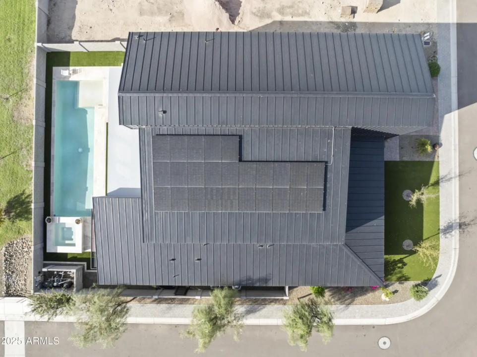 Real Estate Picture 9