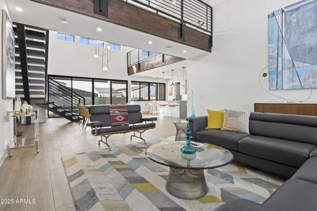 Real Estate Picture 13