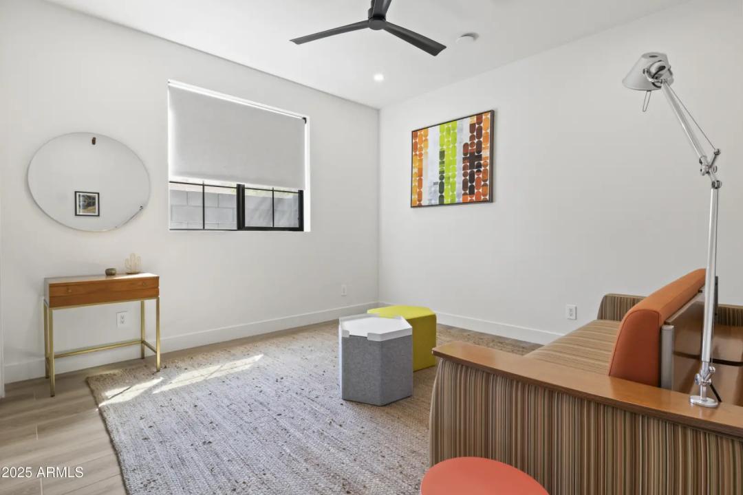 Real Estate Picture 15