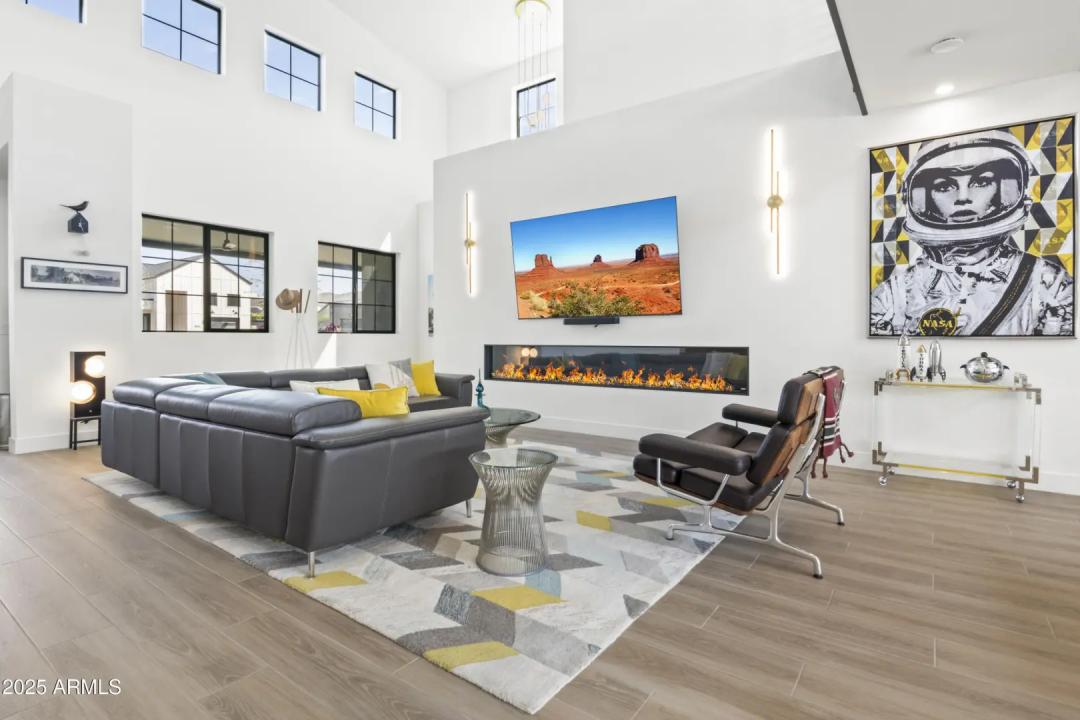 Real Estate Picture 19