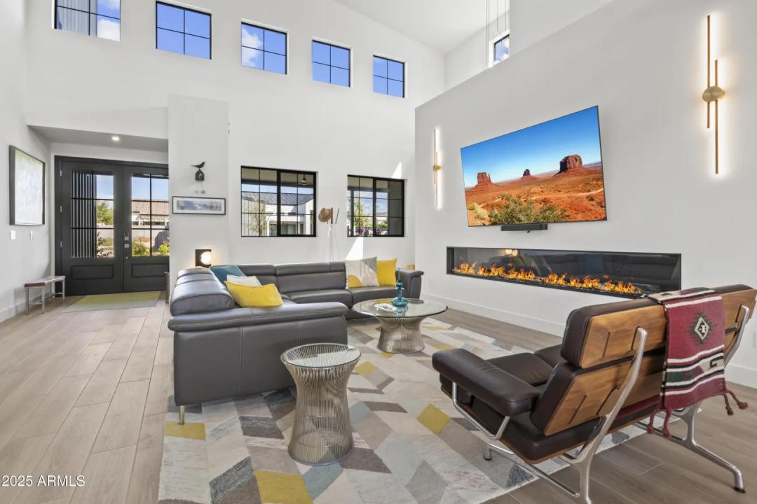 Real Estate Picture 20