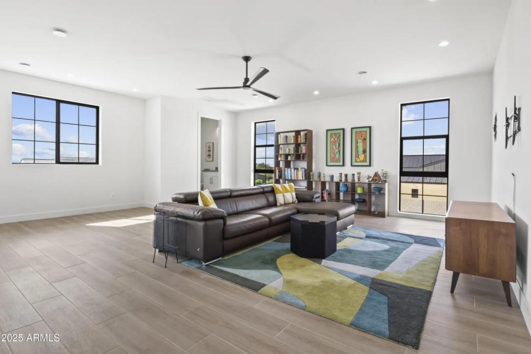 Real Estate Picture 45
