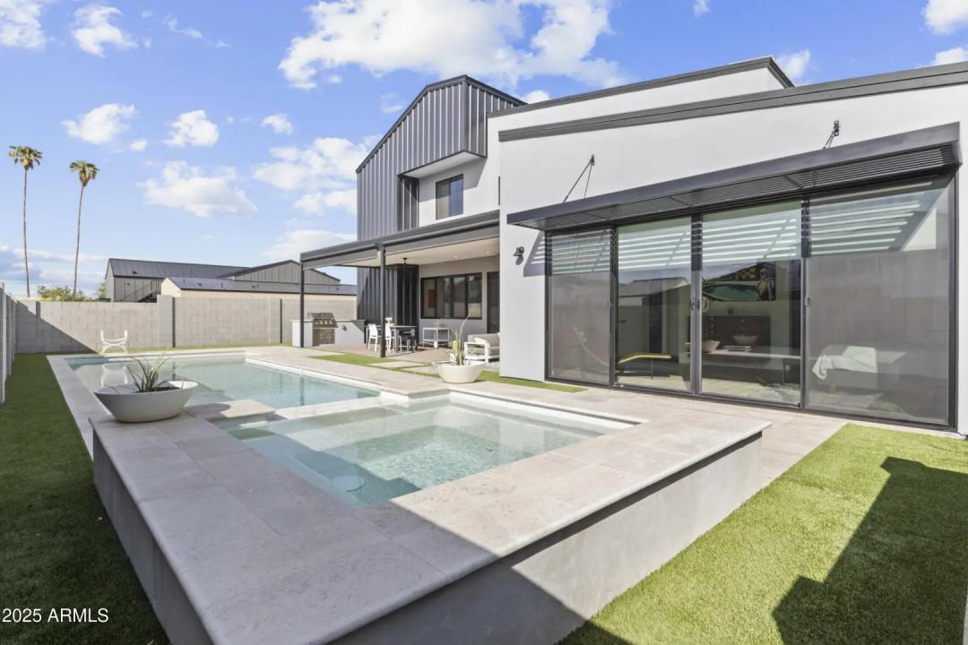 Real Estate Picture 50