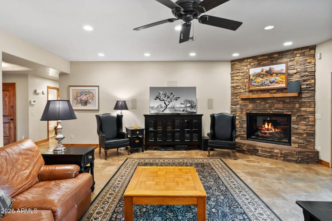Real Estate Picture 6