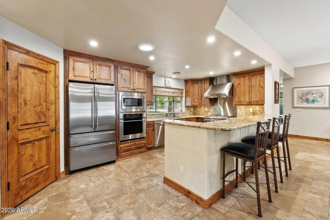 Real Estate Picture 11