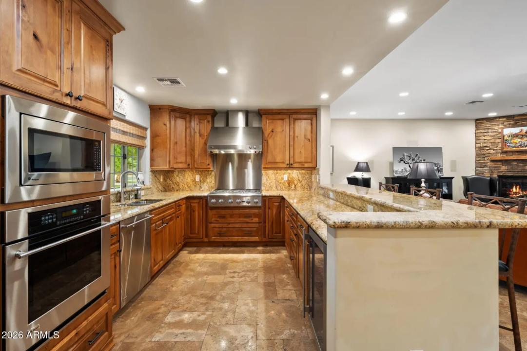 Real Estate Picture 12