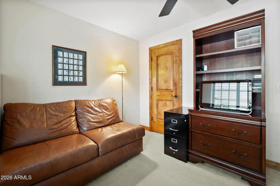 Real Estate Picture 24