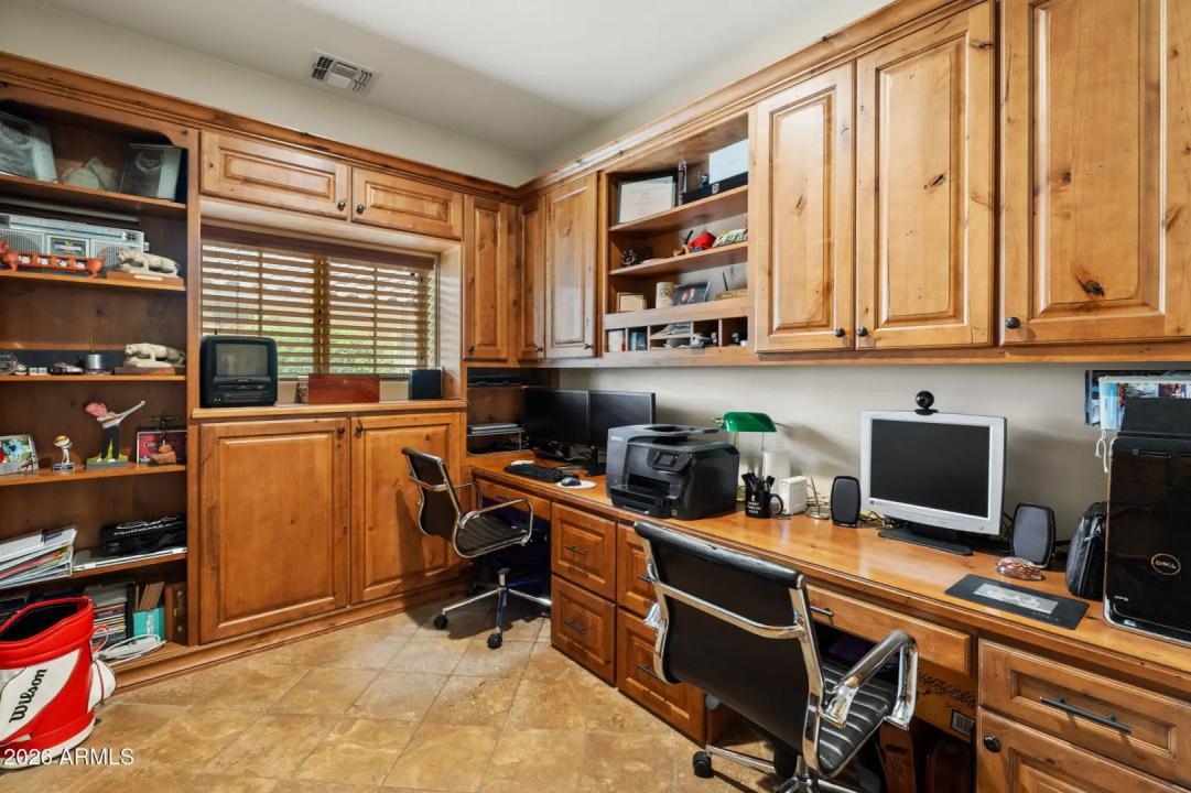 Real Estate Picture 25