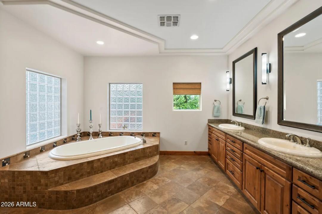 Real Estate Picture 28