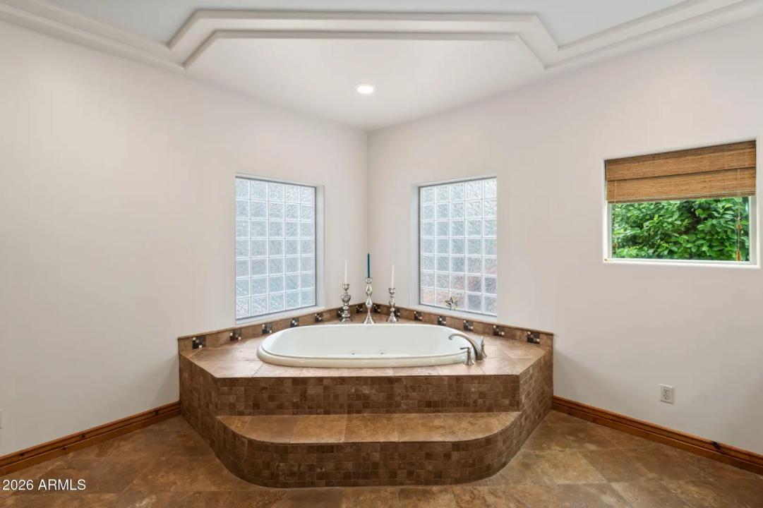 Real Estate Picture 29