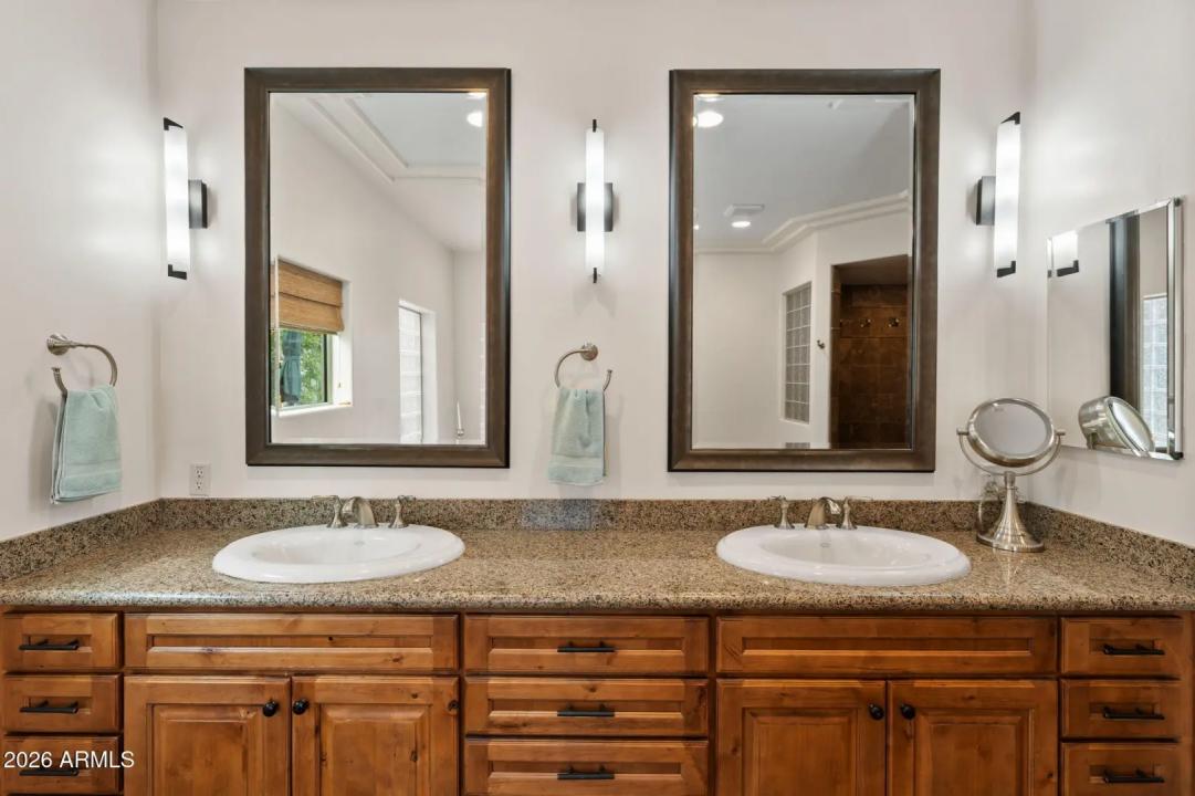 Real Estate Picture 30