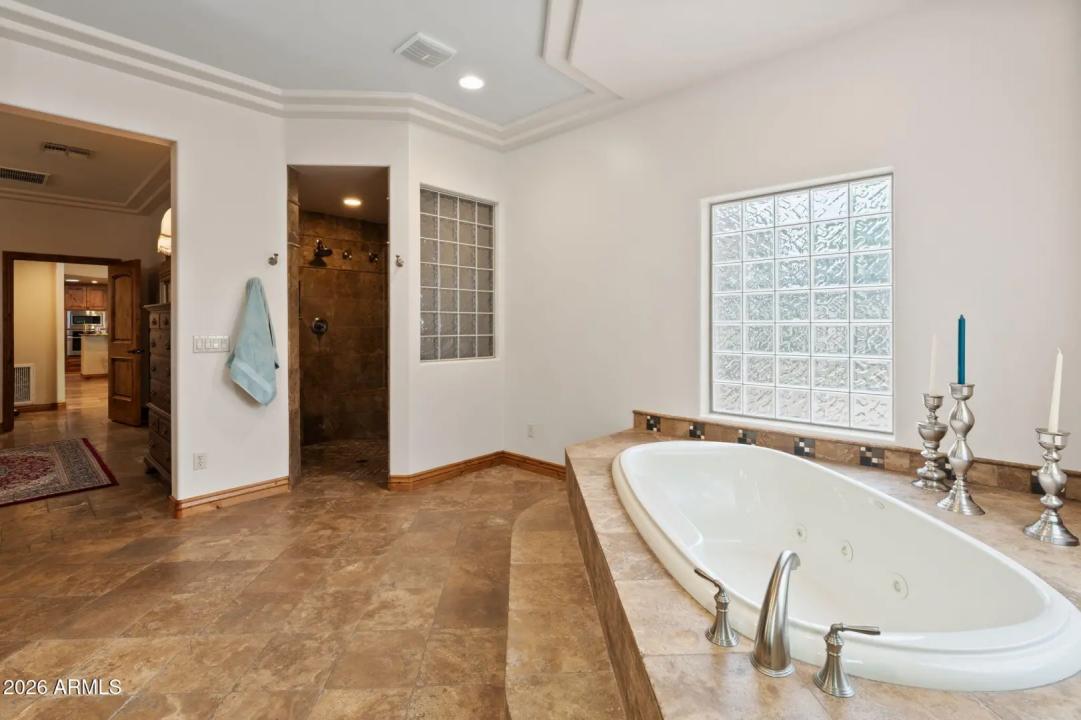 Real Estate Picture 32