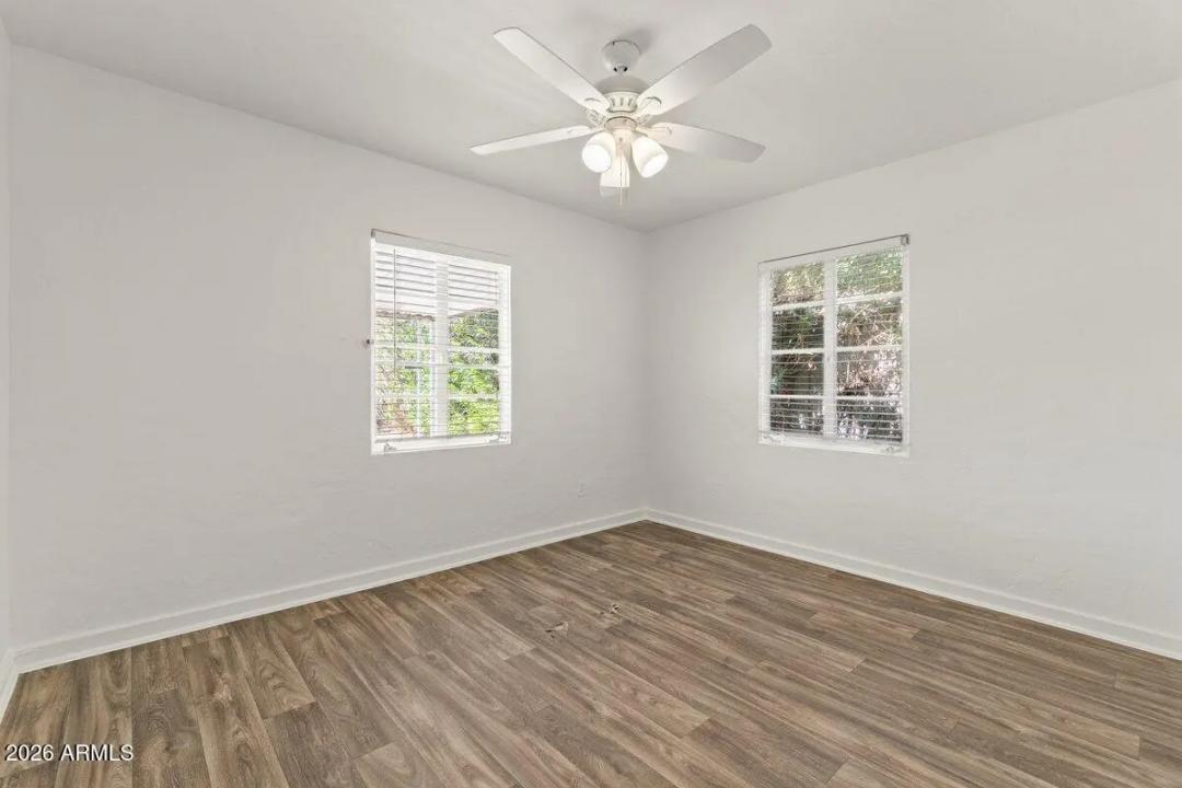 Real Estate Picture 14