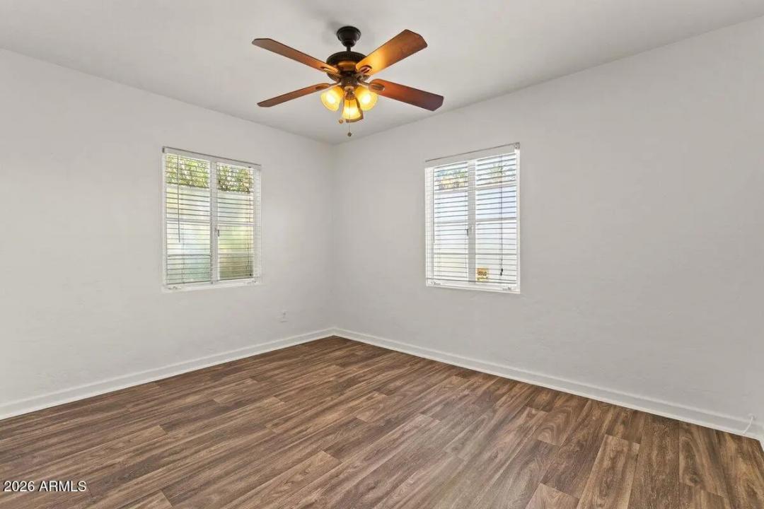 Real Estate Picture 17