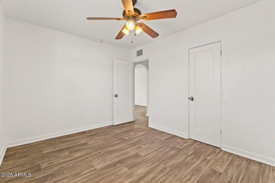 Real Estate Picture 18