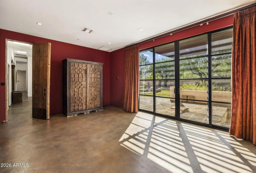 Real Estate Picture 24