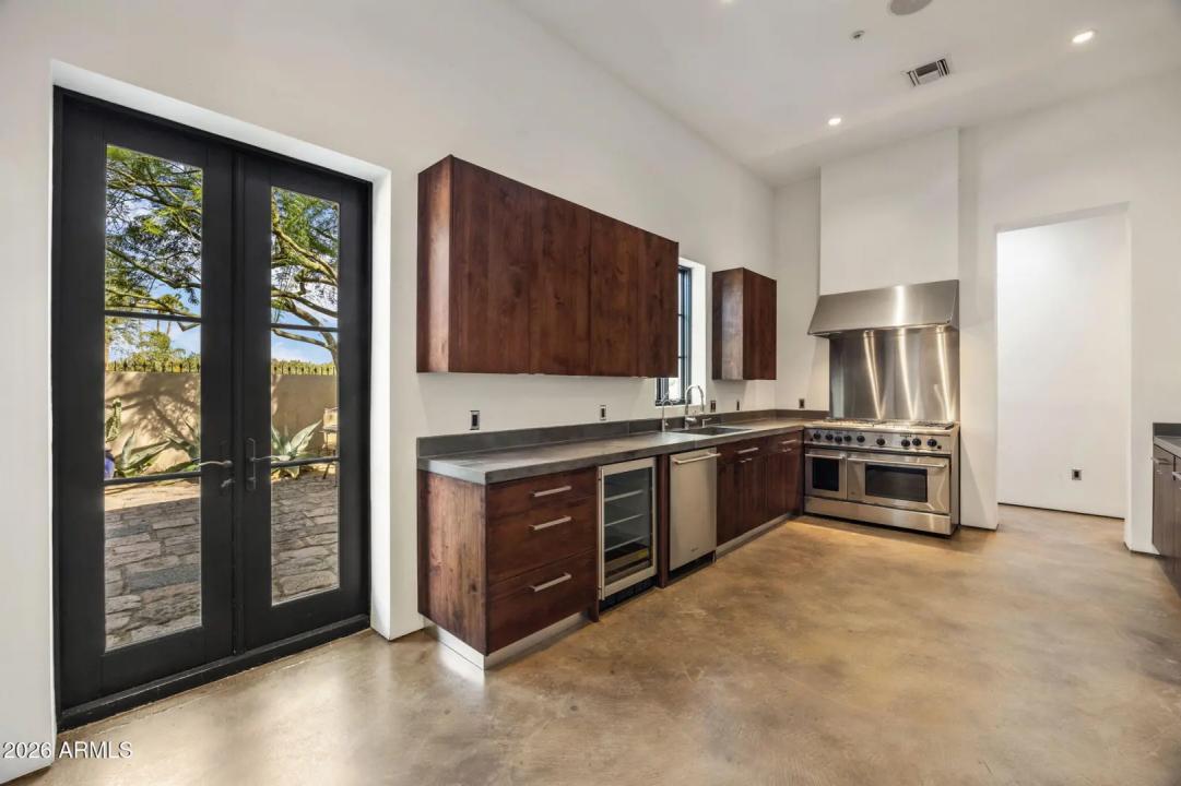 Real Estate Picture 26