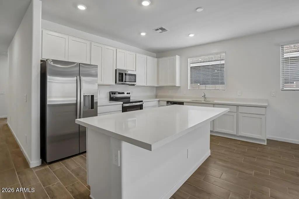 Real Estate Picture 8