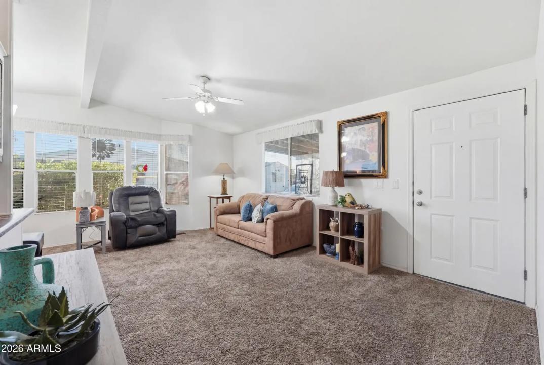 Real Estate Picture 4