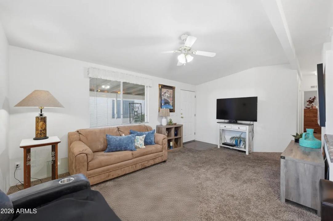 Real Estate Picture 5