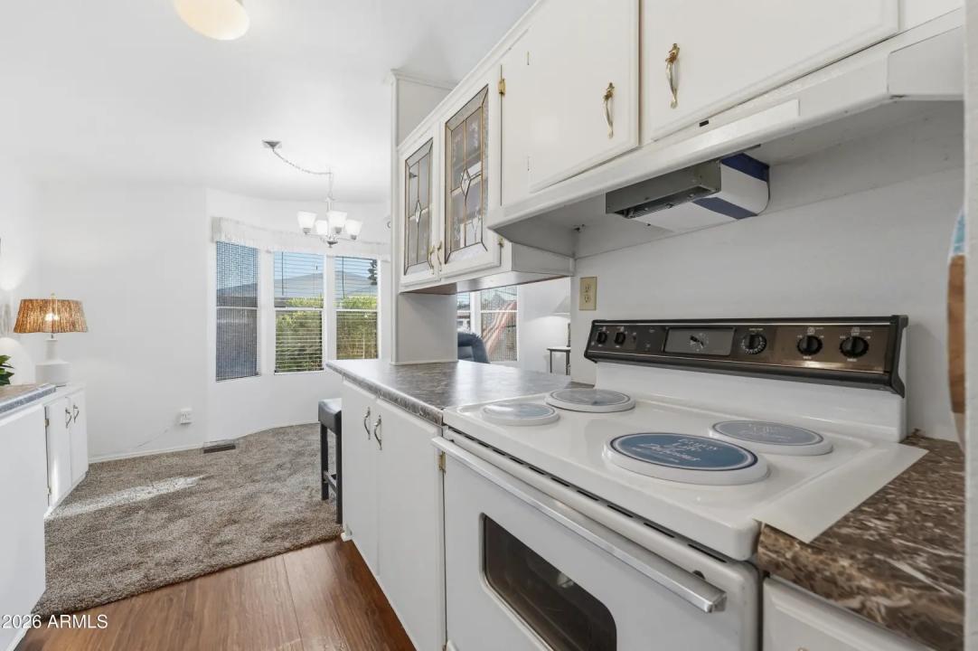 Real Estate Picture 9