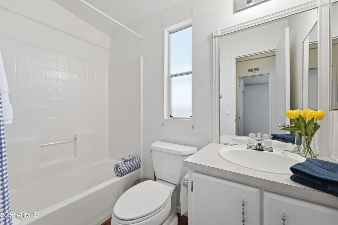 Real Estate Picture 17