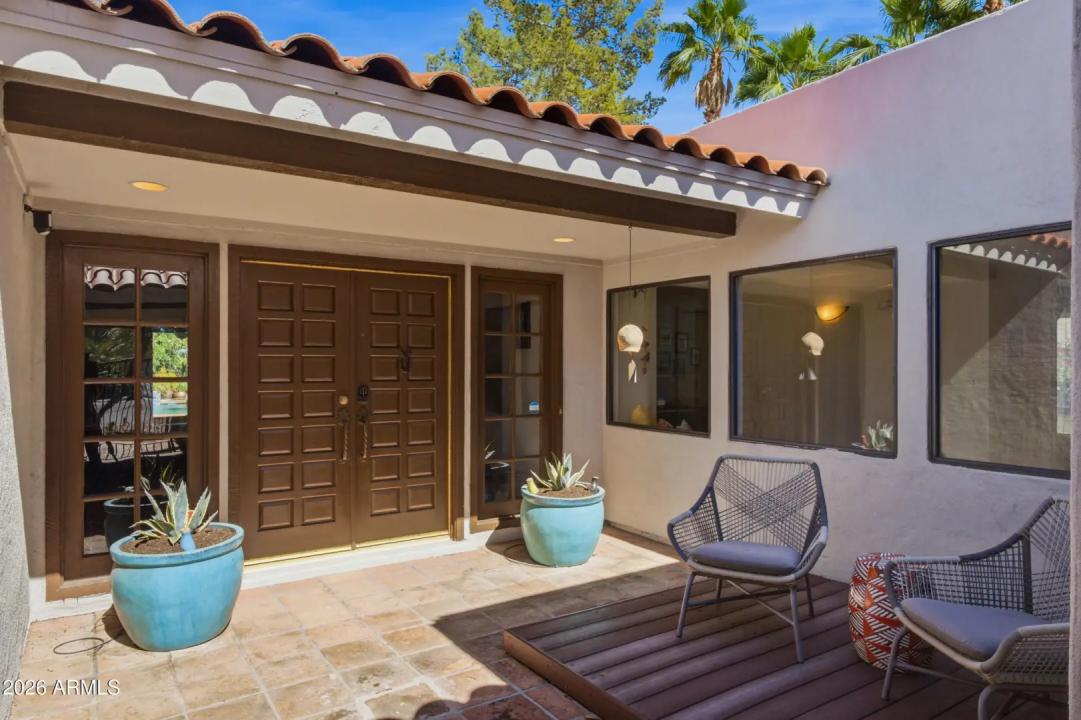 Real Estate Picture 3