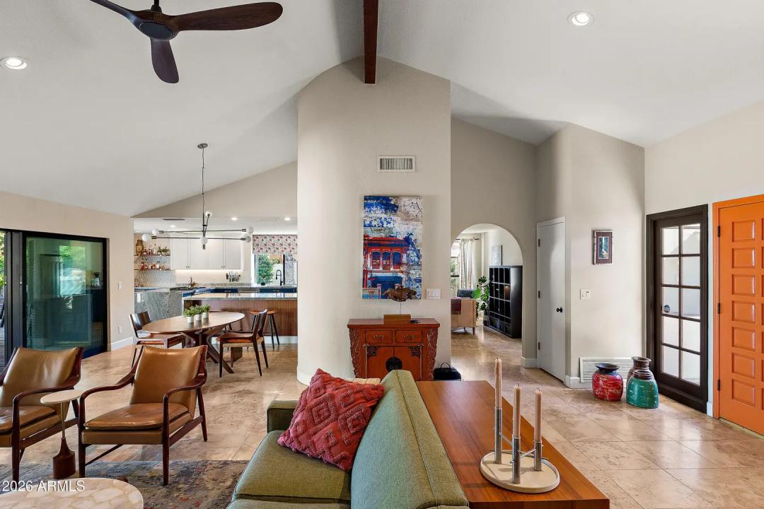 Real Estate Picture 8