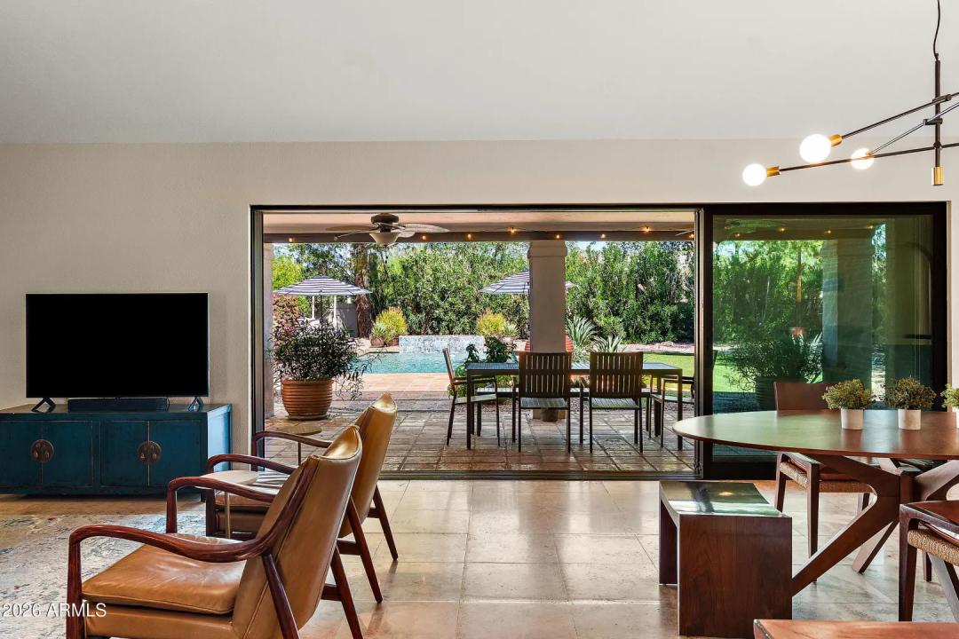 Real Estate Picture 12