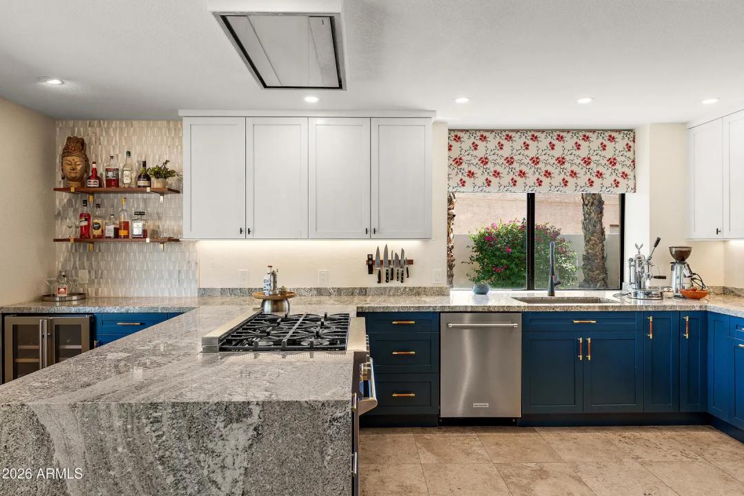 Real Estate Picture 5