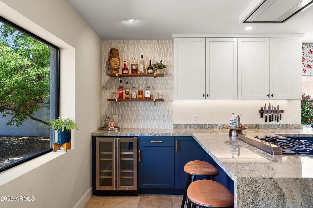 Real Estate Picture 7