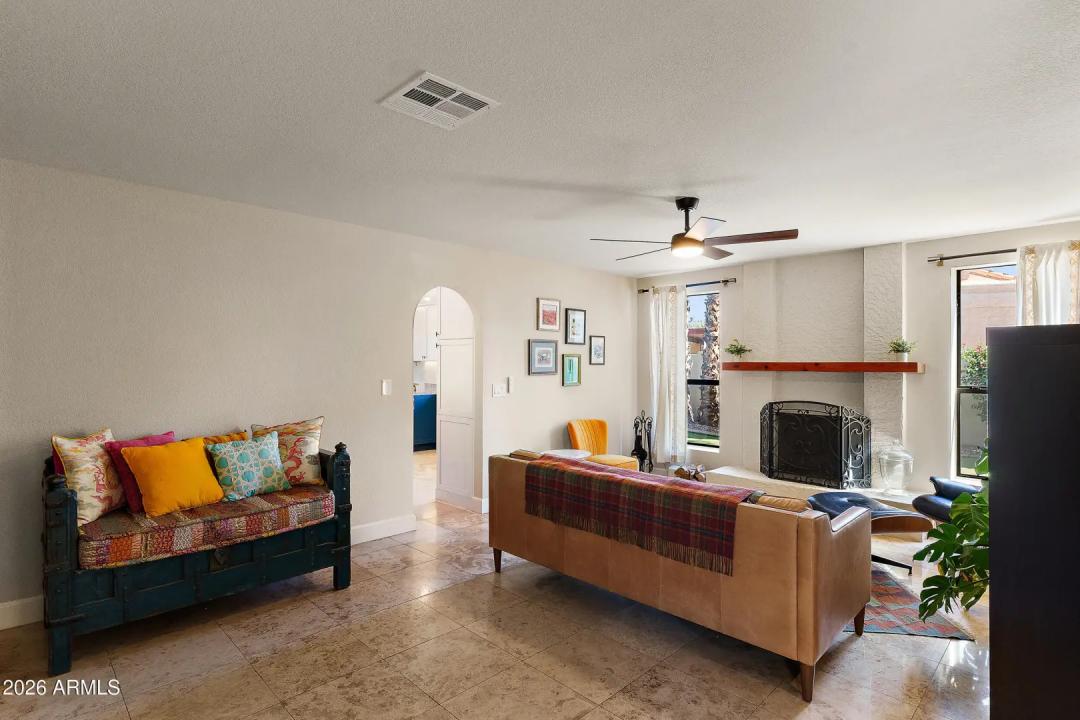 Real Estate Picture 14