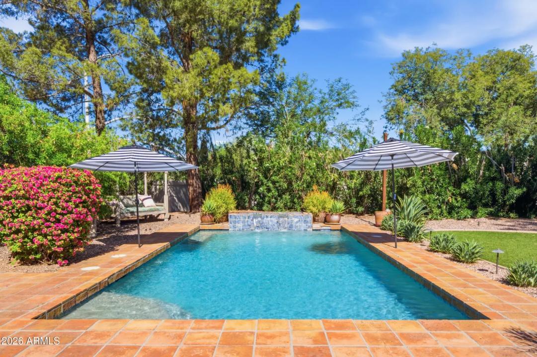 Real Estate Picture 30