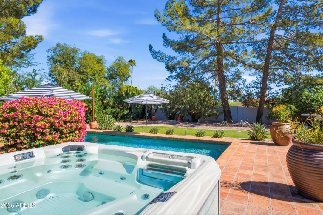Real Estate Picture 32