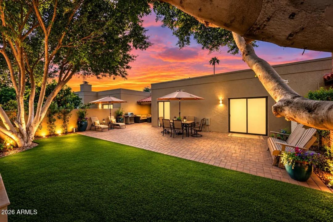 Real Estate Picture 12