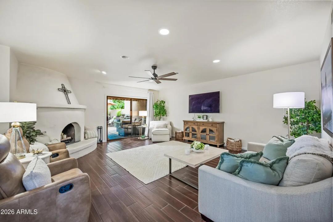 Real Estate Picture 16
