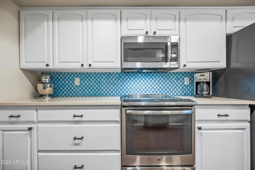 Real Estate Picture 30