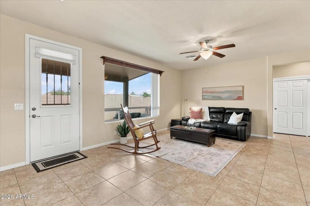 Real Estate Picture 6