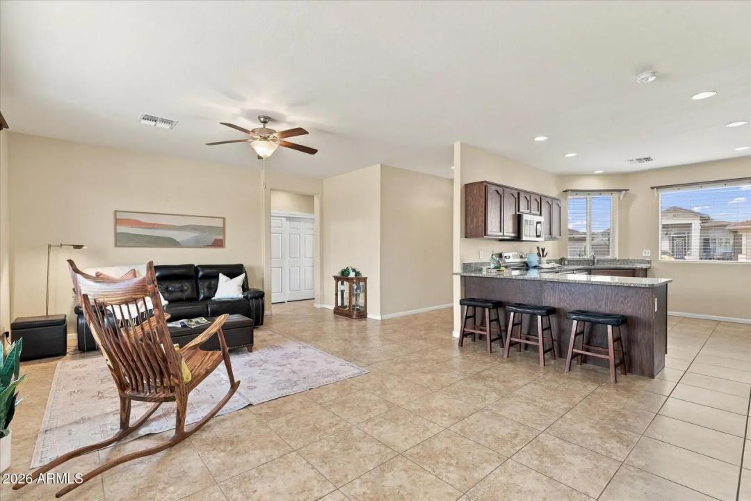 Real Estate Picture 7