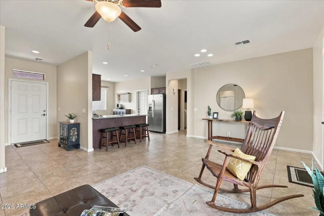 Real Estate Picture 8