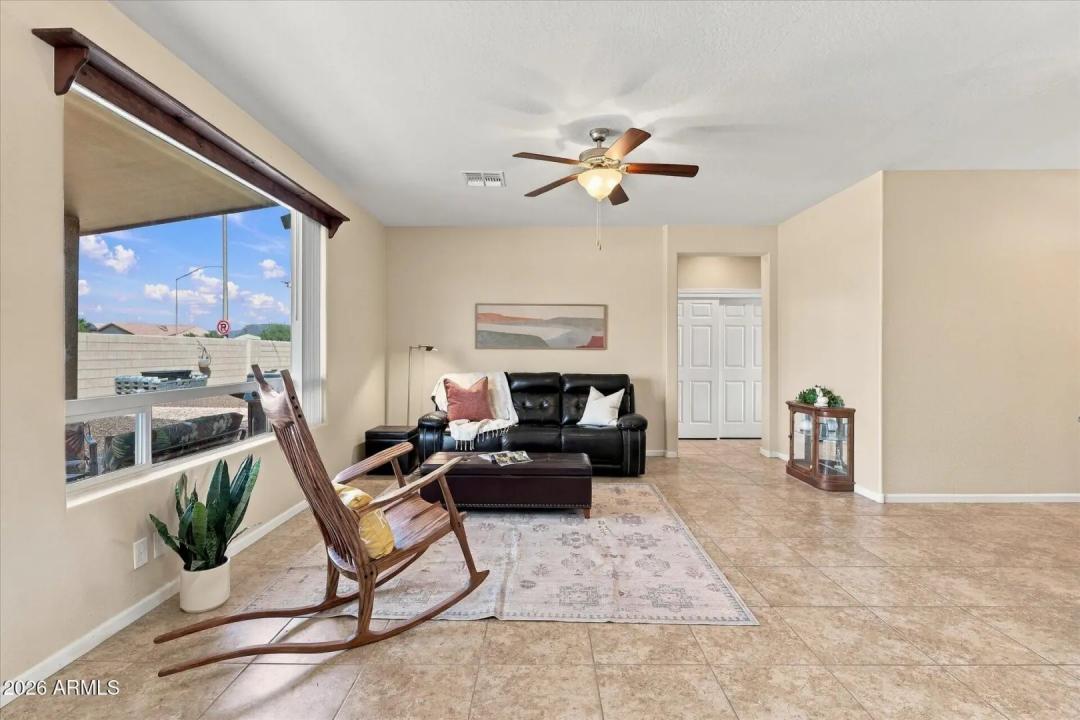 Real Estate Picture 9