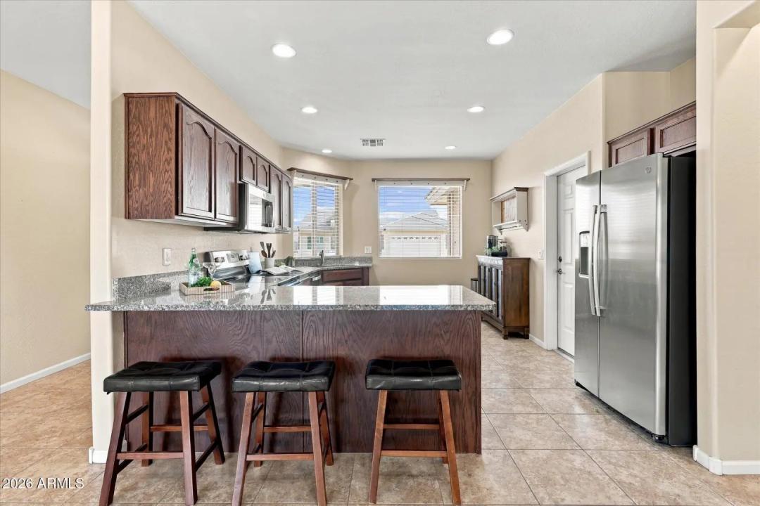 Real Estate Picture 11