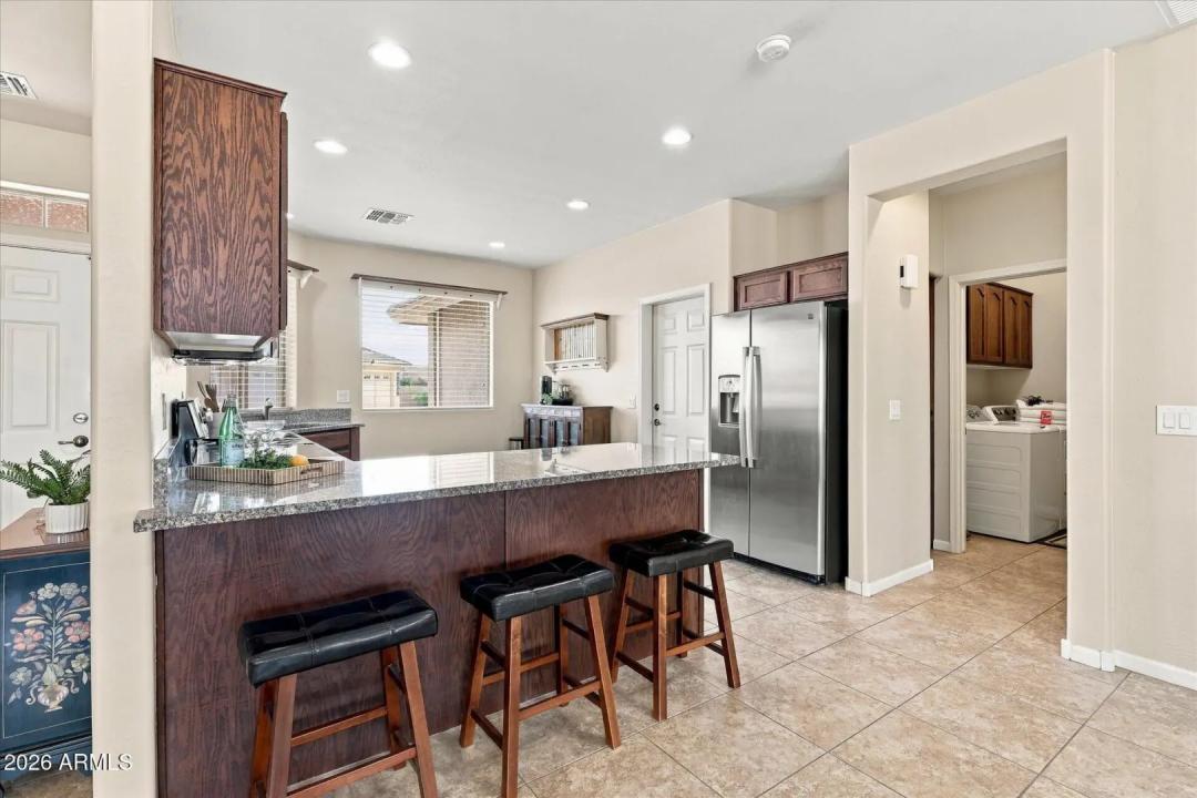 Real Estate Picture 12
